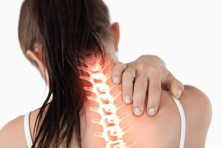 A dor no pescozo é un síntoma da osteocondrose da columna cervical
